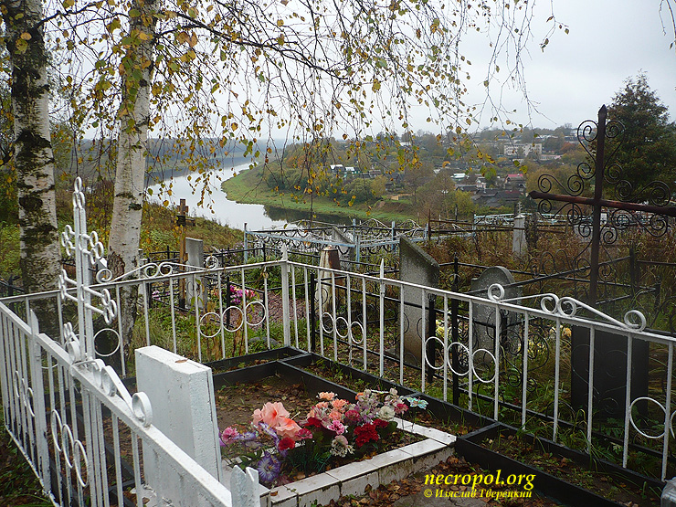 Вид «Старого» («Правобережного») кладбища в г. Старица; фото Изяслава Тверецкого, октябрь 2011 г.