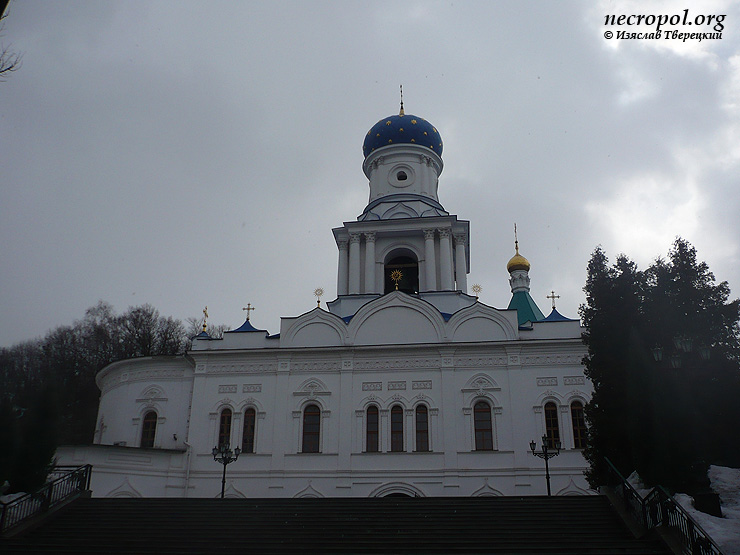 Покровский храм Святогорской Лавры; фото Изяслава Тверецкого, март 2012 г.