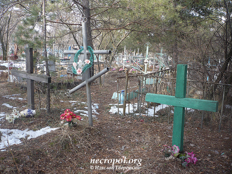 Вид Старого городского кладбища в Святогорске; фото Изяслава Тверецкого, март 2012 г.