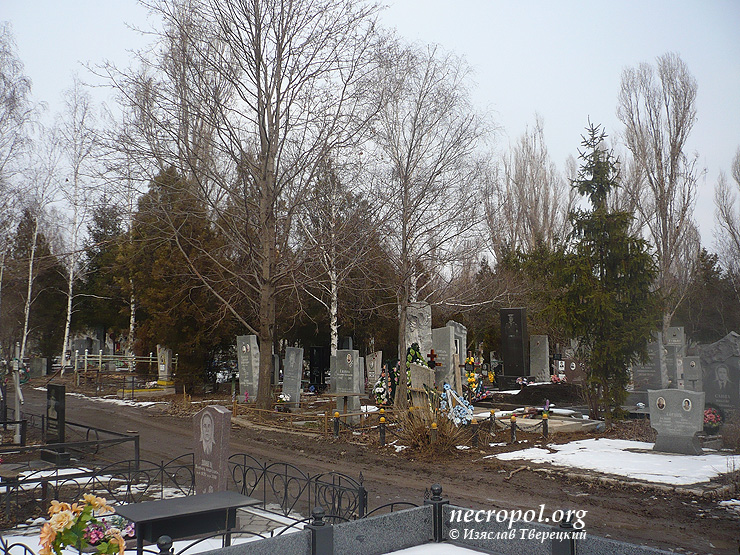 Вид Осипенковского кладбища; фото Изяслава Тверецкого, март 2012 г.