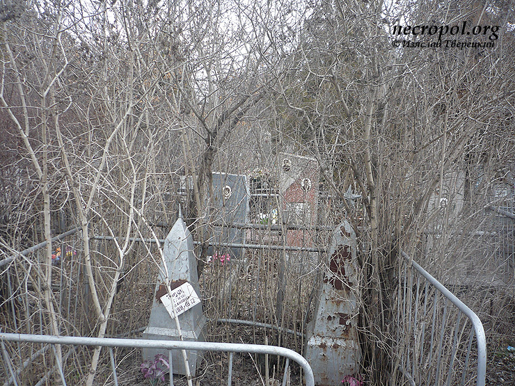 Вид Осипенковского кладбища; фото Изяслава Тверецкого, март 2012 г.
