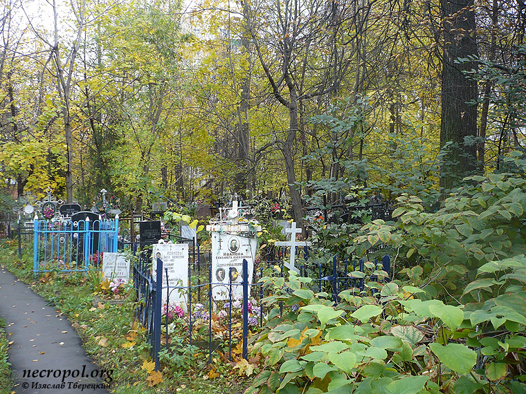 Вид Измайловского кладбища; фото Изяслава Тверецкого, октябрь 2011 г.