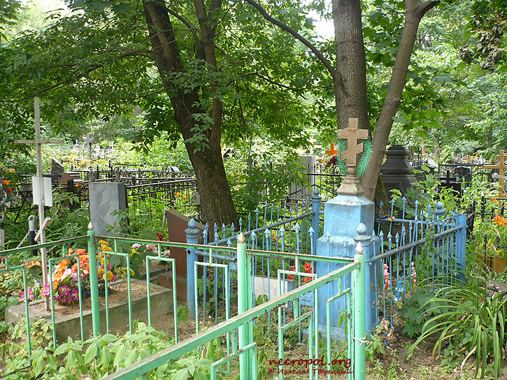 Вид Калитниковского Кладбища; фото Изяслава Тверецкого, июль 2010 г.