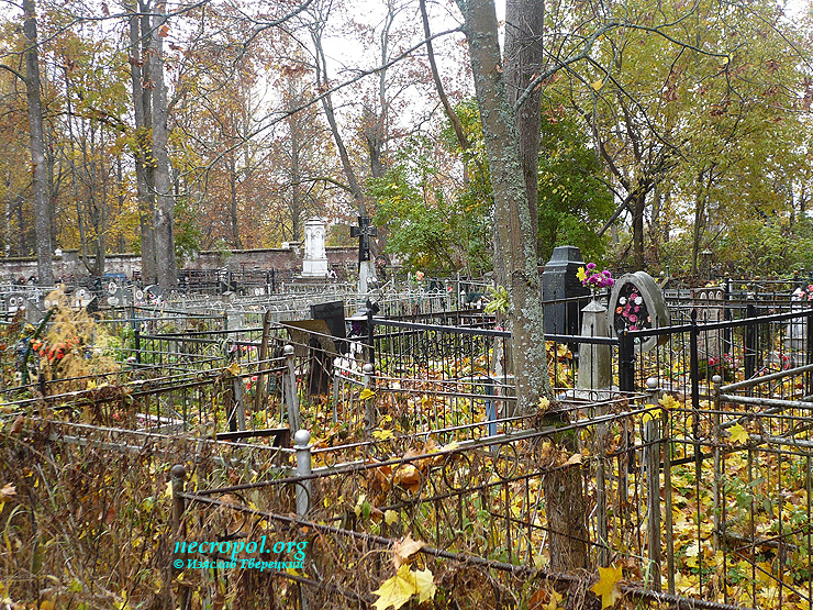 Вид Иоанно-Богословского кладбища; фото Изяслава Тверецкого, октябрь 2010 г.