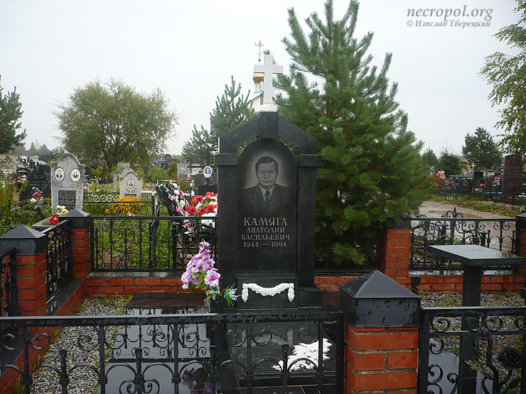 Могила главы Бежецкого района Анатолия Камяга; фото Изяслава Тверецкого, сентябрь 2011 г.