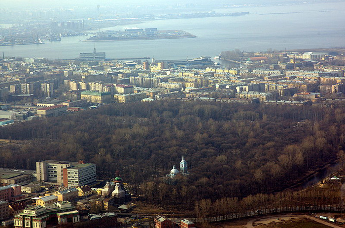 Вид на Смоленское православное кладбище; фото Massalim, апрель 2009 г., публикуется в соответствии с лицензией Creative Commons Attribution-Share Alike 3.0 Unported