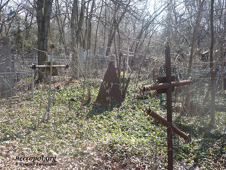 Вид Запорожского кладбища; фото Изяслава Тверецкого, апрель 2012 г.