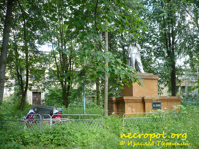 Могила Героя Советского Союза Александра Шаталкина; фото Изяслава Тверецкого, июль 2009 г.